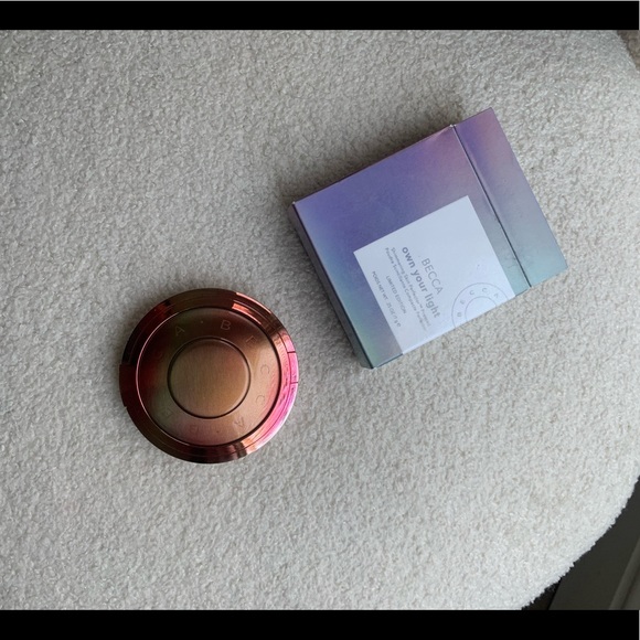Becca Own Your Light Shimmer Skin Perfector - Picture 5 of 6